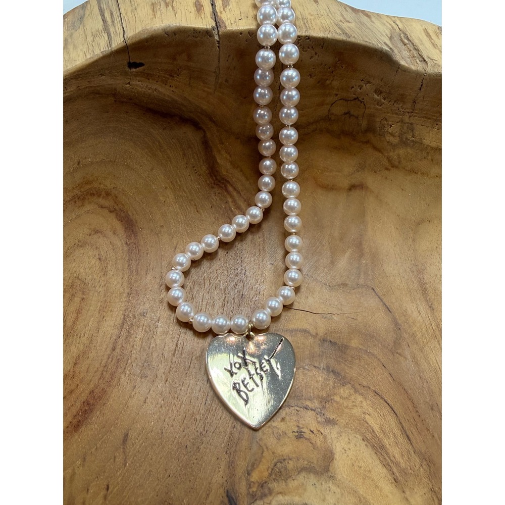 Betsey Johnson Faux Pearl Necklace Gold XOX Heart Reversible Pendant 19 Inch